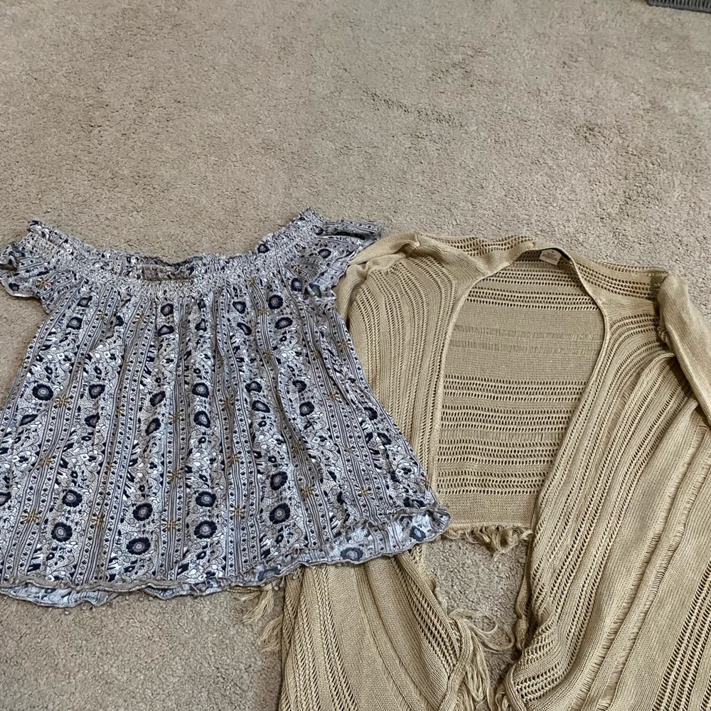 Women’s shirt and cardigan size Medium